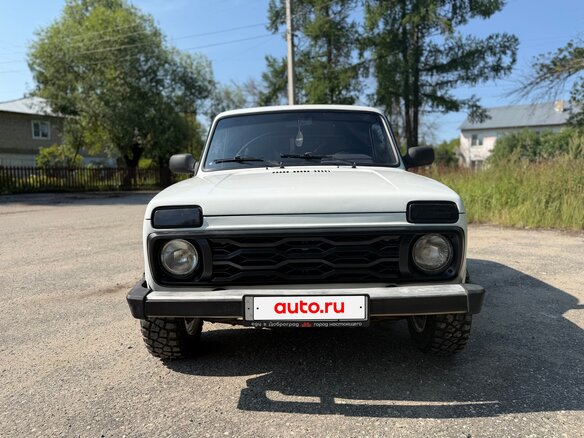 2011 Lada (ВАЗ) 2121 (4x4) I Рестайлинг, белый - вид 1