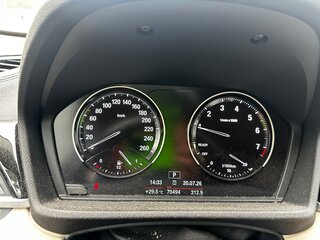 2020 BMW X2 sDrive18i I (F39), золотистый, 2800000 рублей, вид 4
