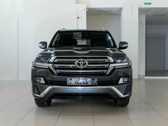 2010 Toyota Land Cruiser 200 Series, серый, 2700000 рублей - вид 1