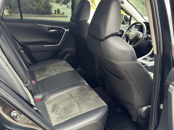 2022 Toyota RAV4 V (XA50), чёрный, 3250000 рублей - вид 9