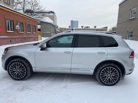 2011 Volkswagen Touareg II, серебристый, 2000000 рублей - вид 9