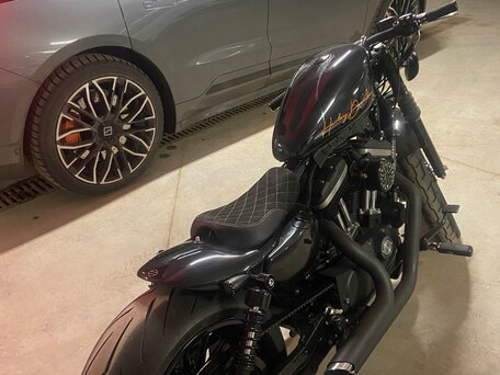 2014 Harley-Davidson Sportster 883, чёрный, 1900000 рублей, вид 1