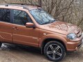 2017 Chevrolet Niva I Рестайлинг, коричневый, 720000 рублей - вид 1