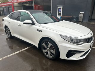 2018 Kia Optima IV Рестайлинг, белый, 1600000 рублей, вид 2