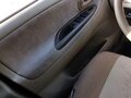 2001 Mazda MPV II (LW), бежевый, 430000 рублей - вид 11