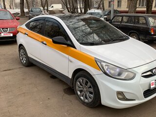 2014 Hyundai Solaris I, чёрный, 400000 рублей, вид 2