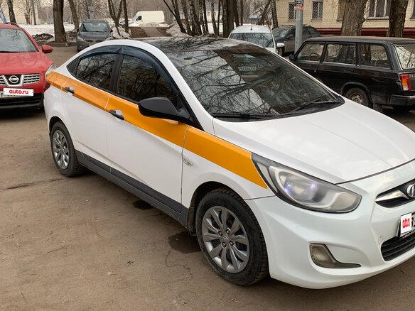 2014 Hyundai Solaris I, чёрный, 400000 рублей - вид 1