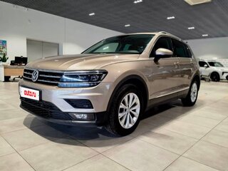 2017 Volkswagen Tiguan II, бежевый, 1859000 рублей, вид 1