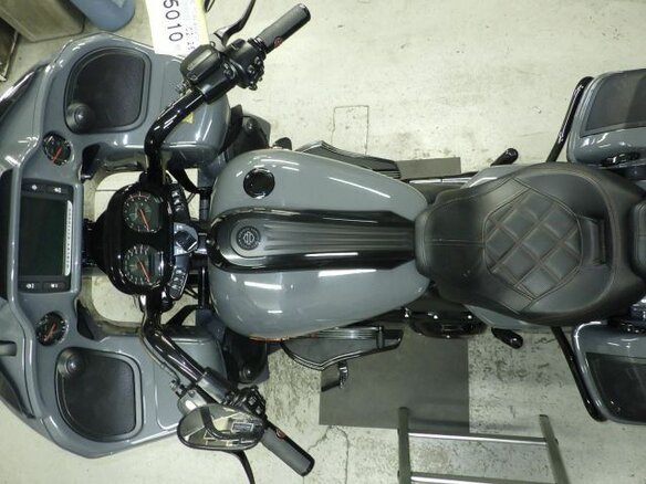 2018 Harley-Davidson CVO Road Glide, серый, 2150000 рублей - вид 6