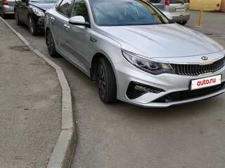 2019 Kia Optima IV Рестайлинг, серебристый, 2400000 рублей, вид 2