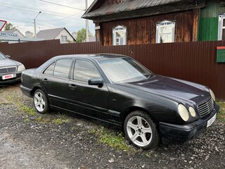 1998 Mercedes-Benz E-Класс 280 II (W210, S210), синий, 315000 рублей, вид 3