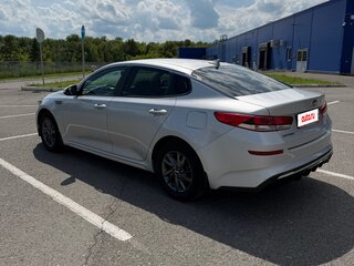 2018 Kia Optima IV Рестайлинг, серебристый, 1950000 рублей, вид 5