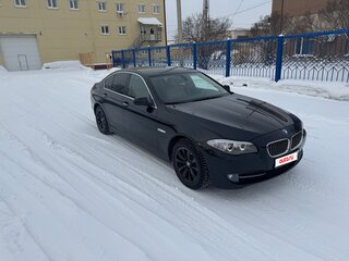 2011 BMW 5 серии 523i VI (F10/F11/F07), чёрный, 2000000 рублей, вид 2