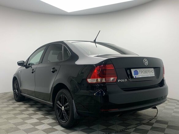 2016 Volkswagen Polo V Рестайлинг, чёрный, 1067000 рублей - вид 4