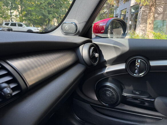 2019 Mini Hatch JCW III (F55/F56) Рестайлинг, серебристый, 3520000 рублей - вид 18