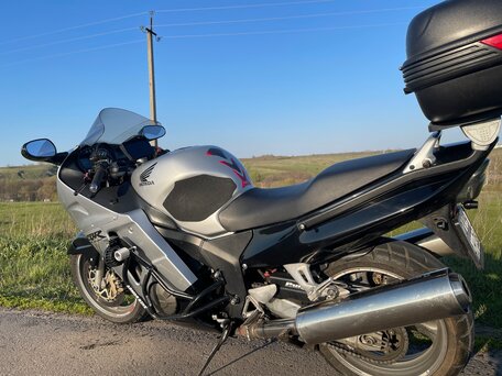 2002 Honda CBR 1100 XX, серебристый, 600000 рублей, вид 4
