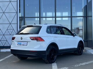 2018 Volkswagen Tiguan II, белый, 2109000 рублей, вид 5