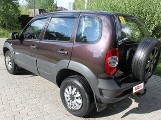 2013 Chevrolet Niva I Рестайлинг, коричневый, 605000 рублей, вид 4