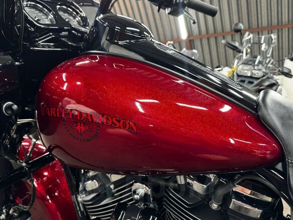 2017 Harley-Davidson Road Glide, пурпурный, 1980000 рублей - вид 14