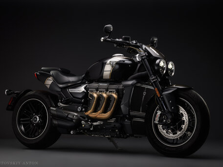 2020 Triumph Rocket 3, чёрный, 3790000 рублей, вид 1