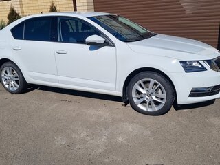 2019 Skoda Octavia III (A7) Рестайлинг, белый, 2100000 рублей, вид 3