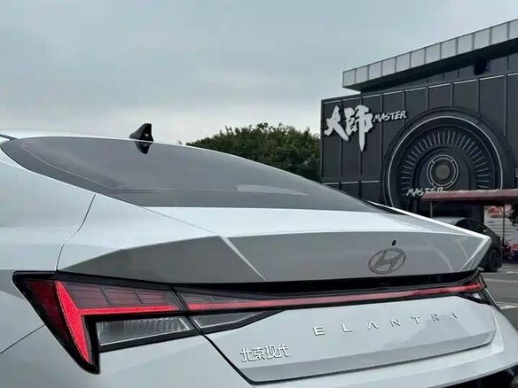 2023 Hyundai Elantra VII (CN7) Рестайлинг, белый - вид 7