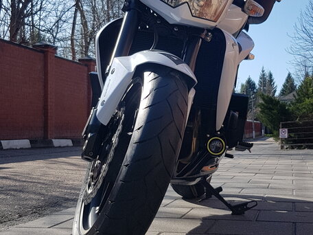 2010 Kawasaki Z 750, белый, 999999 рублей, вид 3