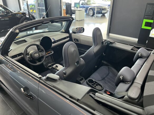 2025 Mini Cabrio Cooper S IV, серый, 6790000 рублей - вид 9