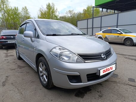 2013 Nissan Tiida I Рестайлинг, серый, 720000 рублей, вид 4