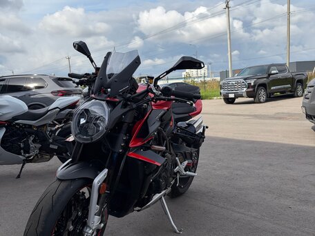 2023 MV Agusta Brutale 1000, красный, 2100000 рублей, вид 4