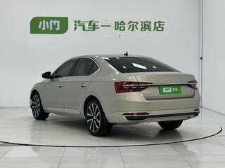 2022 Skoda Superb III Рестайлинг, золотистый, 2176000 рублей, вид 4