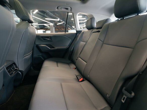 2026 Toyota RAV4 VI (XA60), белый, 4300000 рублей - вид 11