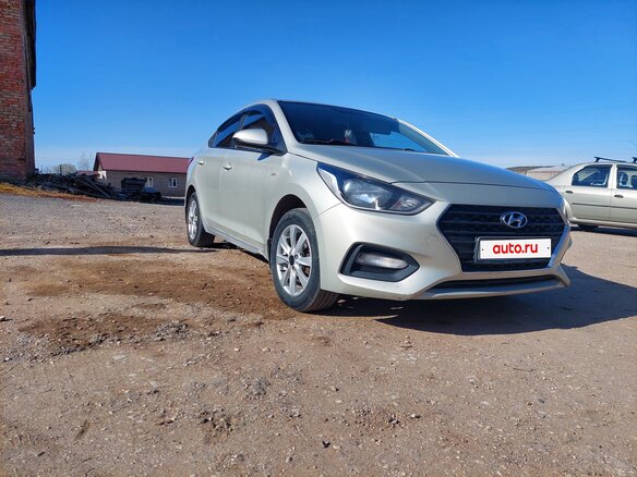 2018 Hyundai Solaris II, бежевый, 920000 рублей - вид 1