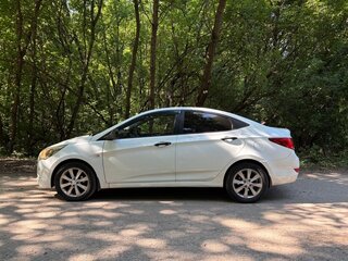 2014 Hyundai Solaris I Рестайлинг, белый, 530000 рублей, вид 5