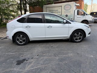 2010 Ford Focus II Рестайлинг, белый, 510000 рублей, вид 2