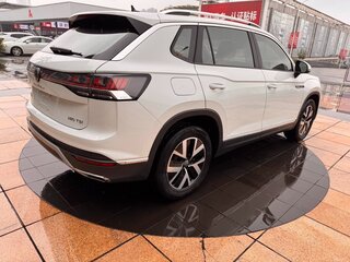 2023 Volkswagen Tayron I Рестайлинг, белый, 2210548 рублей, вид 4