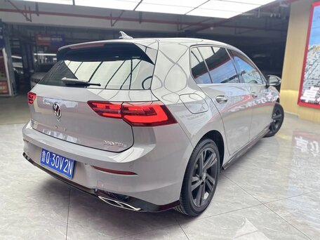 2022 Volkswagen Golf VIII, серый, 2140000 рублей, вид 5