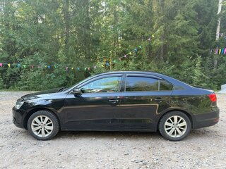 2013 Volkswagen Jetta VI, чёрный, 950000 рублей, вид 2