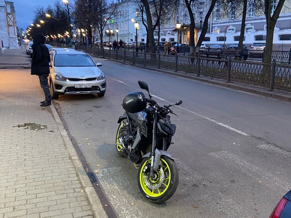 2017 Yamaha MT-09 (FZ-09), серый, 850000 рублей - вид 2