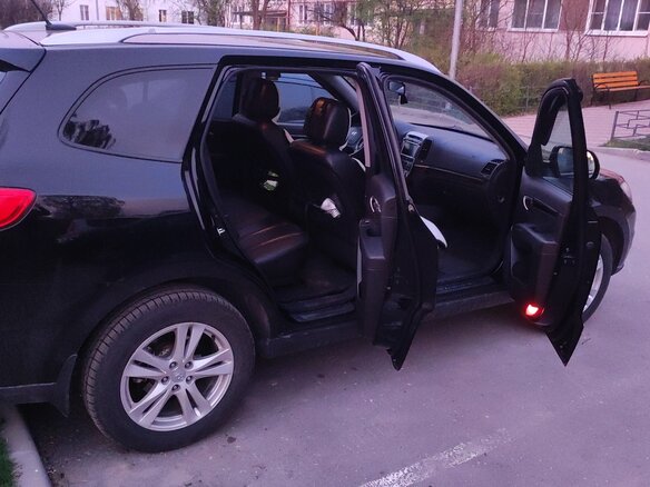 2011 Hyundai Santa Fe II Рестайлинг, чёрный, 1500000 рублей - вид 4