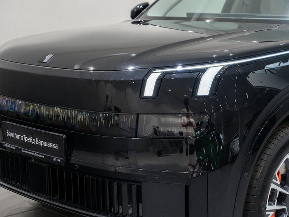 2026 Lynk & Co 900, чёрный - вид 35