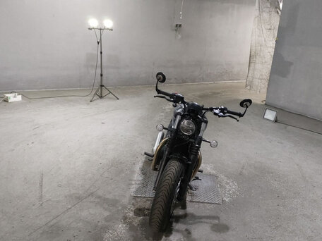 2025 Triumph Bonneville Bobber, чёрный, 1500000 рублей, вид 3