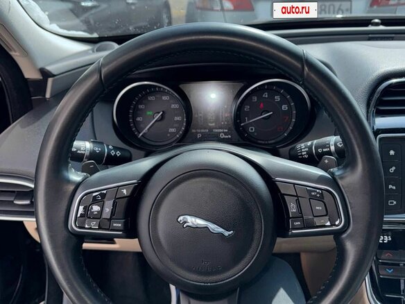 2015 Jaguar XE EcoBoost I, чёрный, 1999990 рублей - вид 6