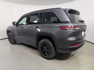 2026 Jeep Grand Cherokee V (WL) Рестайлинг, серый, 7879512 рублей, вид 3