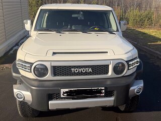 2021 Toyota FJ Cruiser, белый, 7050000 рублей, вид 2