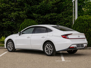 2022 Hyundai Sonata VIII (DN8), белый, 2525000 рублей, вид 4