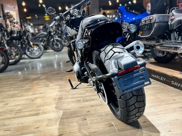 2023 Harley-Davidson Fat Bob, чёрный, 3300000 рублей - вид 5