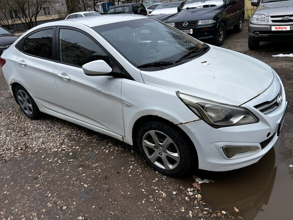 2014 Hyundai Solaris I, белый, 310000 рублей - вид 2