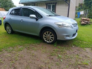 2011 Toyota Auris I Рестайлинг, серебристый, 1100000 рублей, вид 3