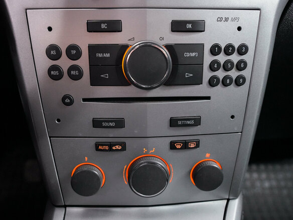 2011 Opel Astra H Рестайлинг, серый, 505000 рублей - вид 16